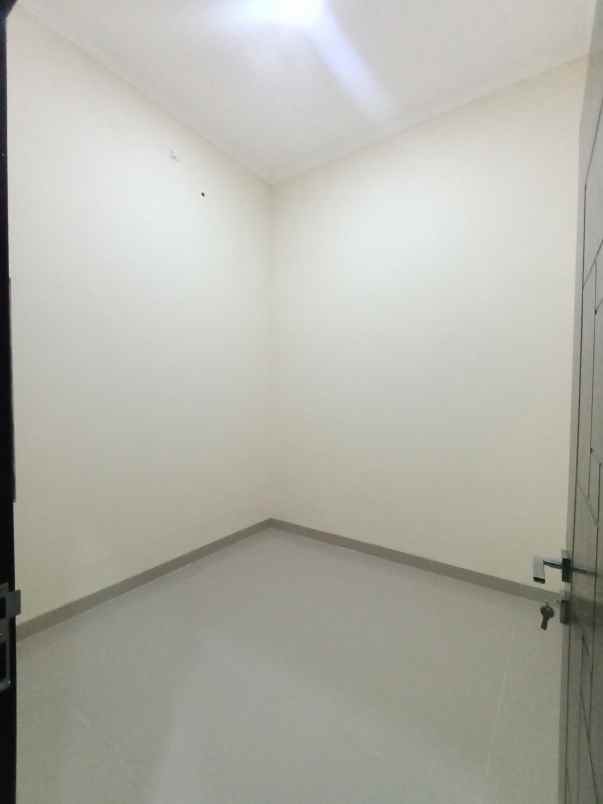 dijual rumah pesona anggrek