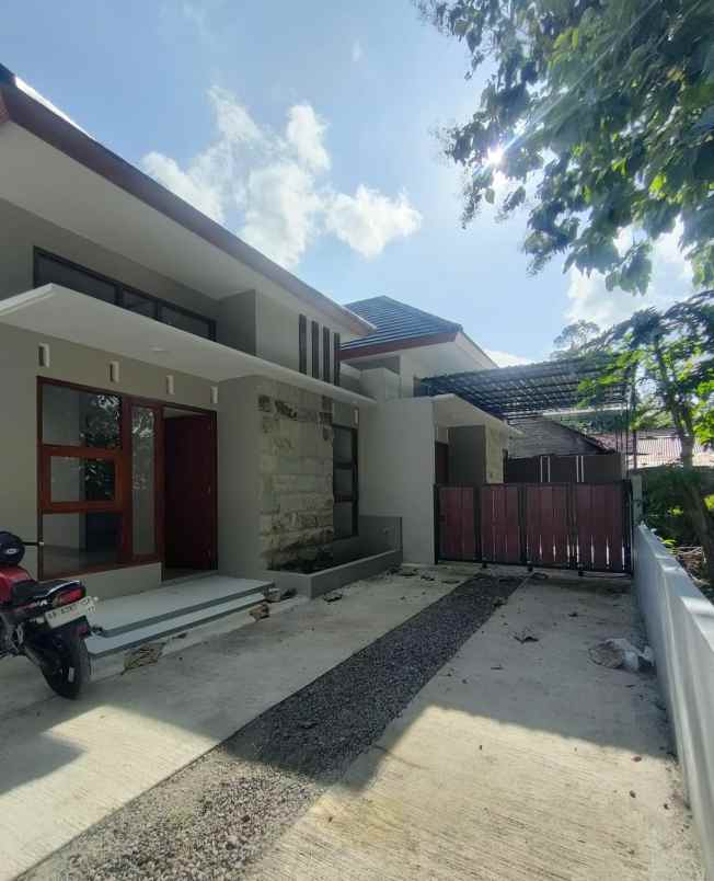 dijual rumah polres bantul