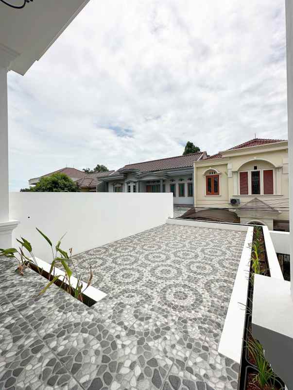 dijual rumah pondok bambu
