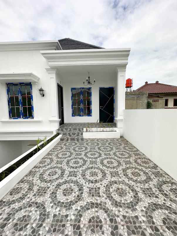 dijual rumah pondok bambu