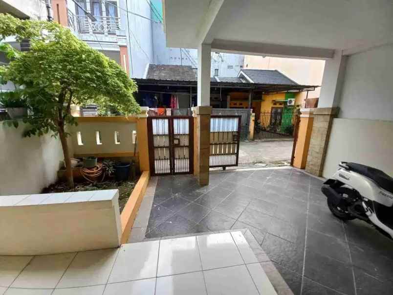 dijual rumah pondok cipta
