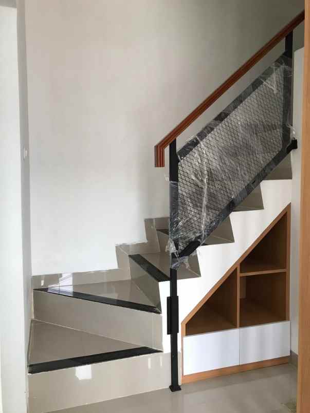 dijual rumah pondok jaya