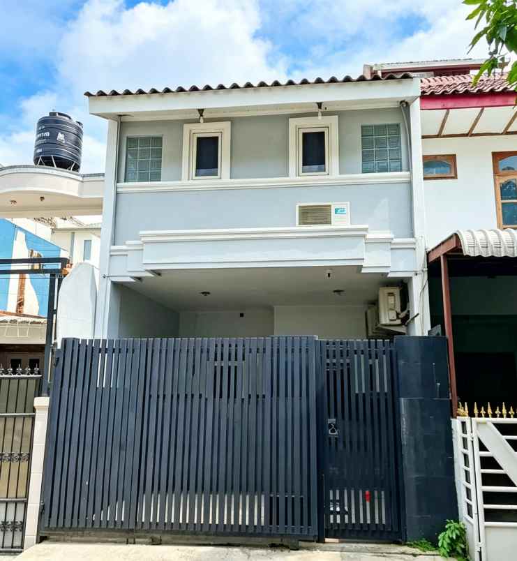dijual rumah pondok kelapa