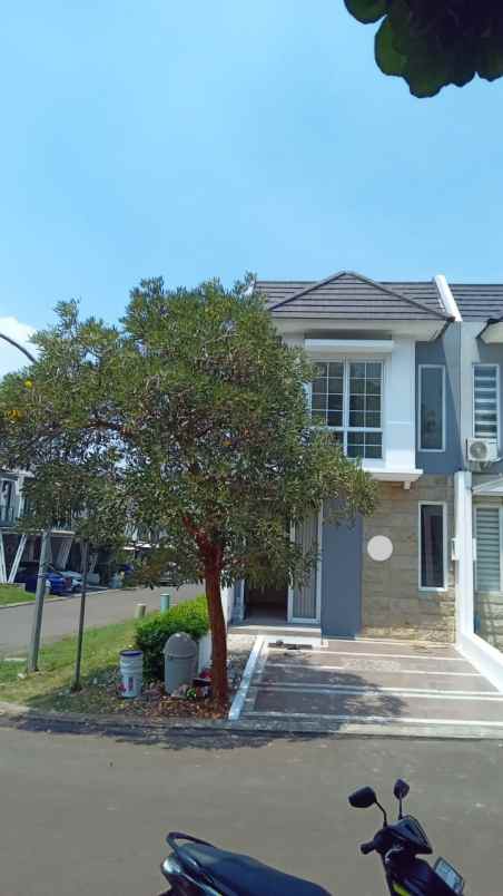 dijual rumah posisi hook di citragan cibubur