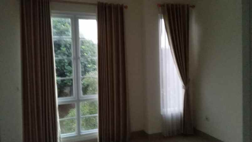 dijual rumah posisi hook di citragan cibubur