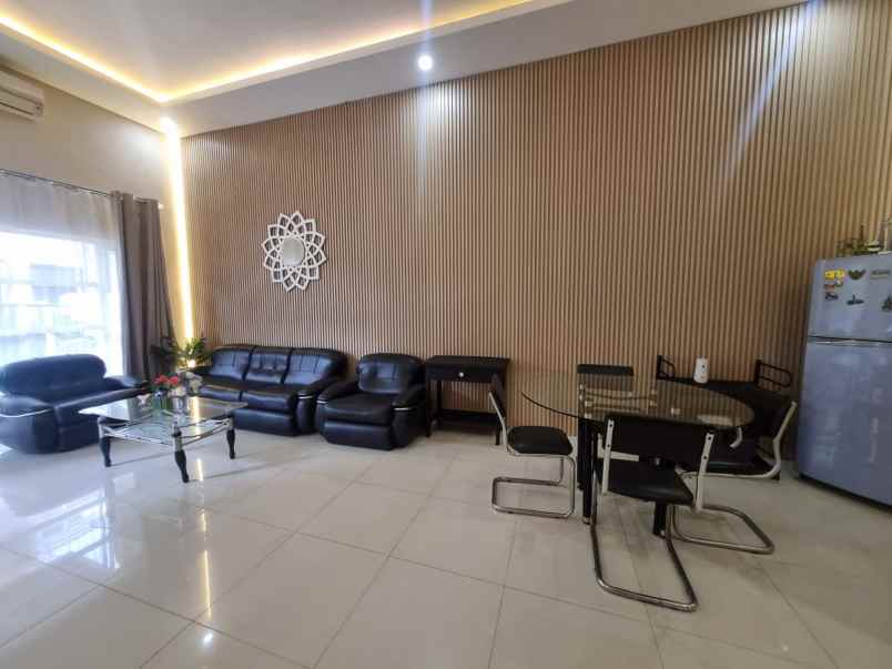 dijual rumah puri asri pakuwon city