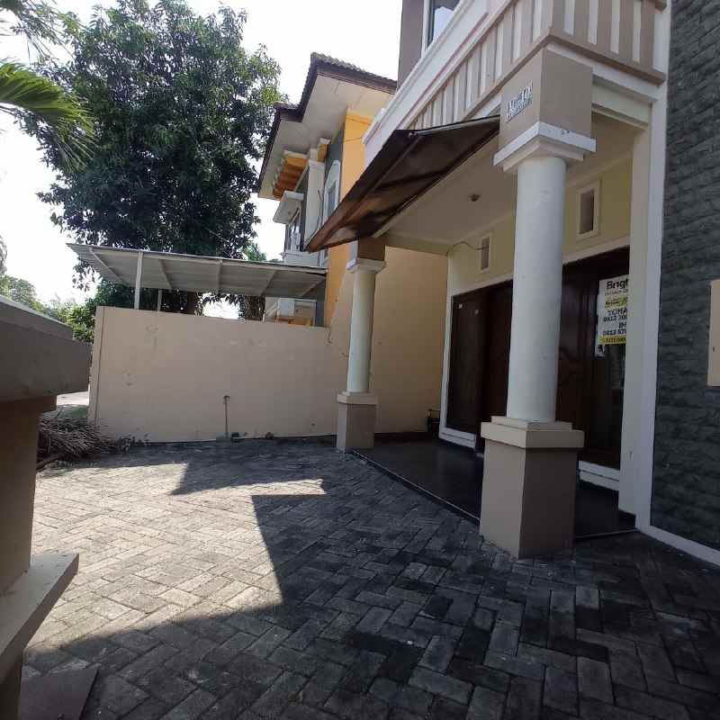 dijual rumah puri indah regency