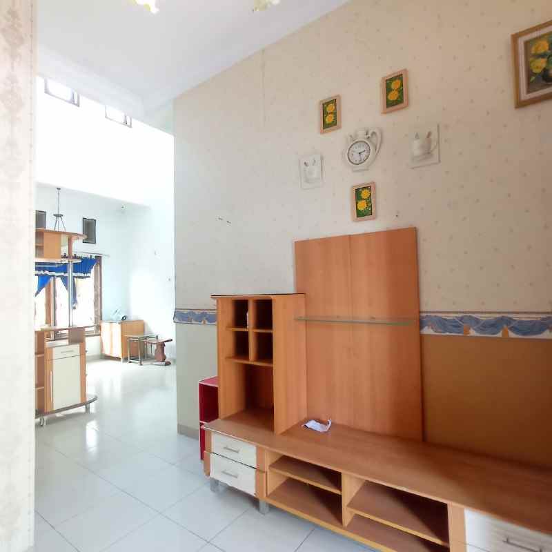 dijual rumah puri indah regency