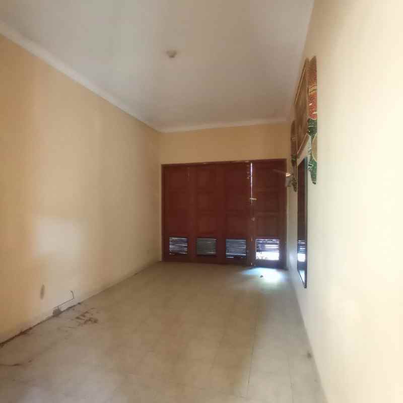 dijual rumah puri indah regency