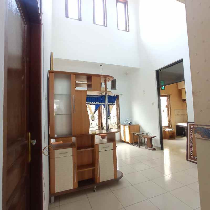 dijual rumah puri indah regency