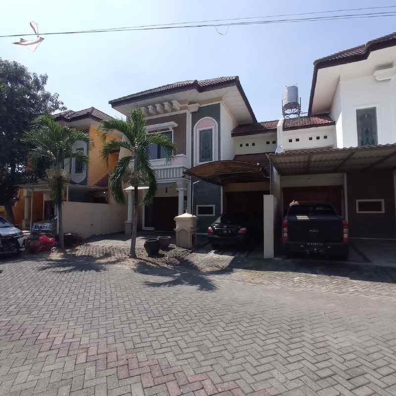 dijual rumah puri indah regency
