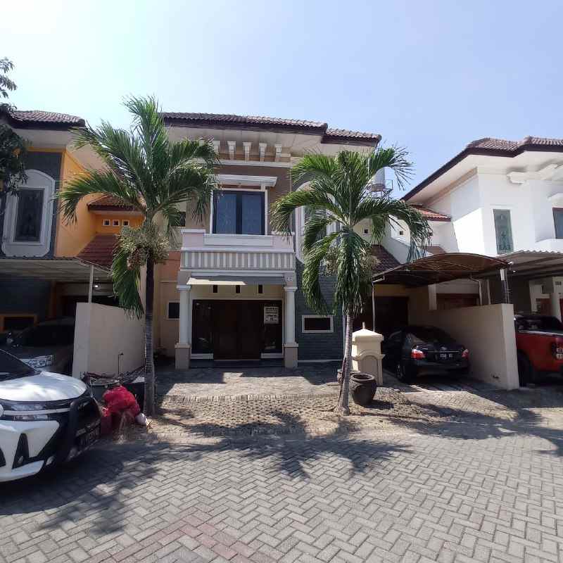 dijual rumah puri indah regency