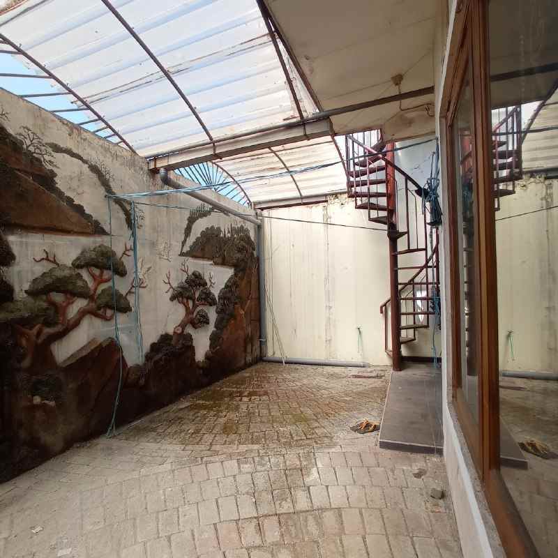 dijual rumah puri indah regency