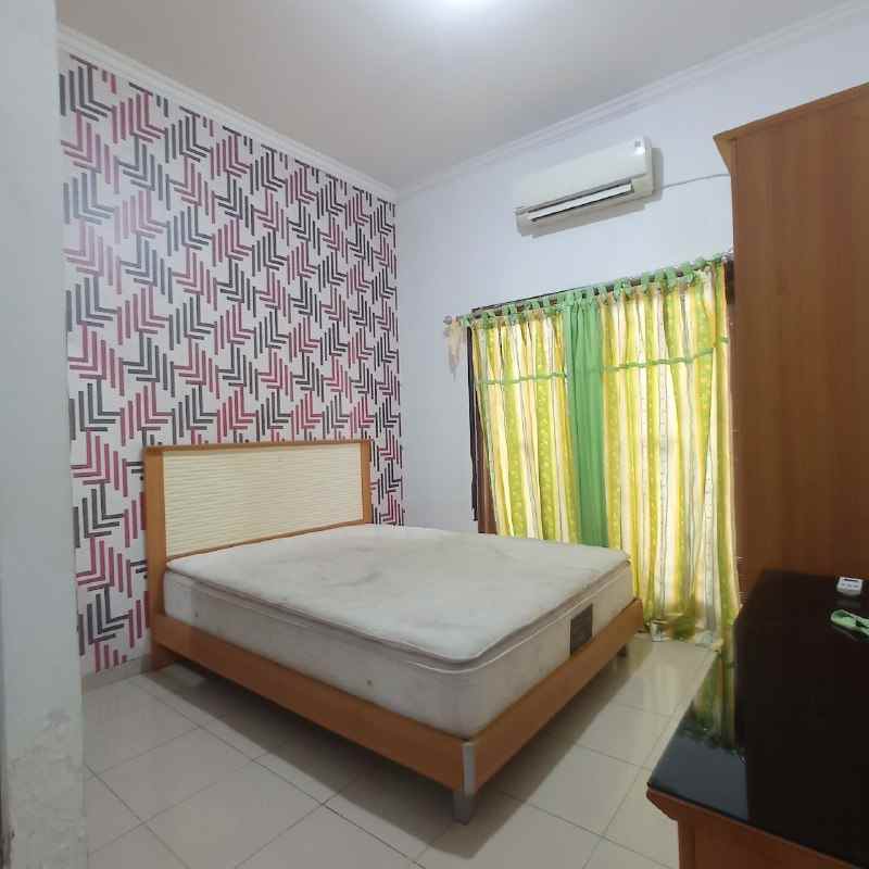 dijual rumah puri indah regency