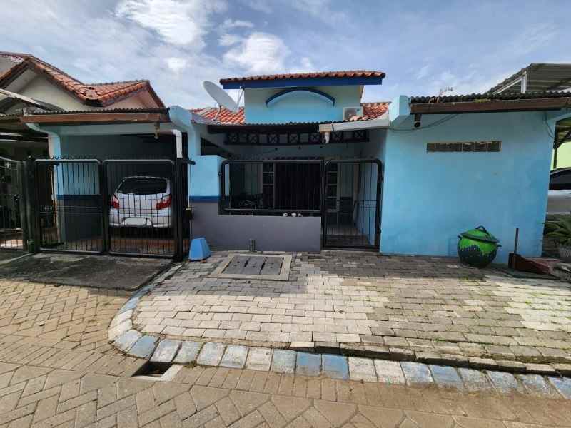 dijual rumah puri surya jaya