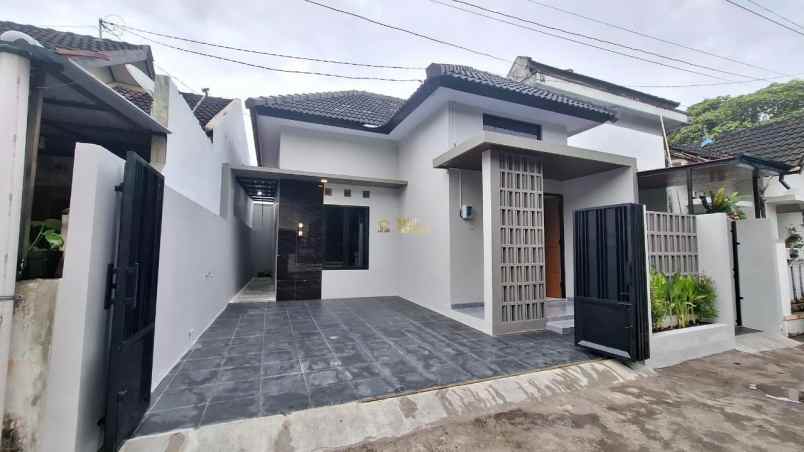 dijual rumah purwomartani