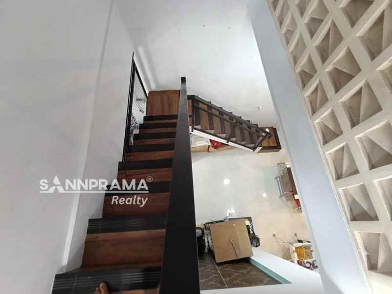 dijual rumah rangkapan jaya