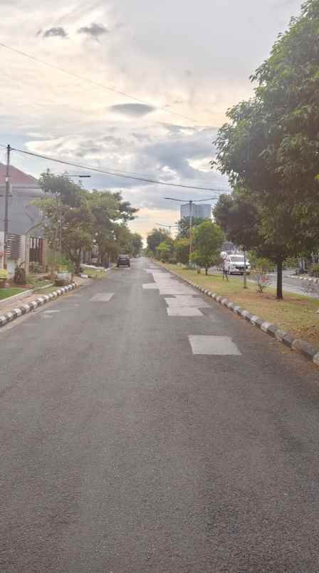 dijual rumah raya sutorejo prima