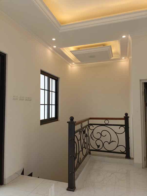 dijual rumah rooftop murah di jagakarsa