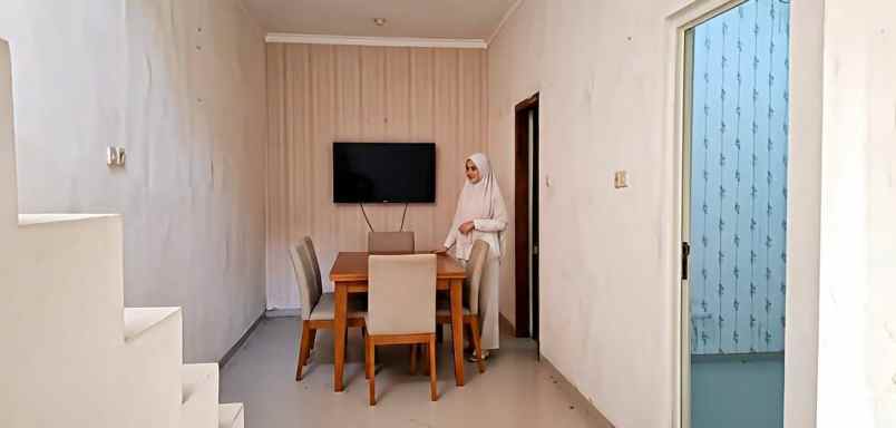 dijual rumah royal paka residence