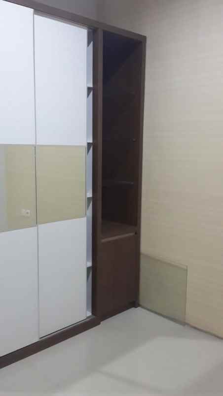 dijual rumah royal park residence