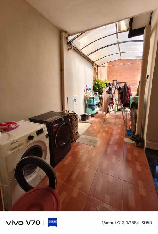 dijual rumah rungkut