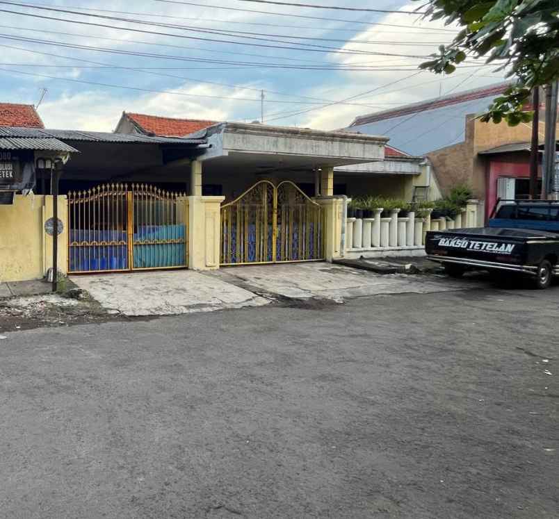 dijual rumah rungkut asri