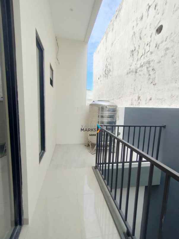 dijual rumah rungkut asri tengah