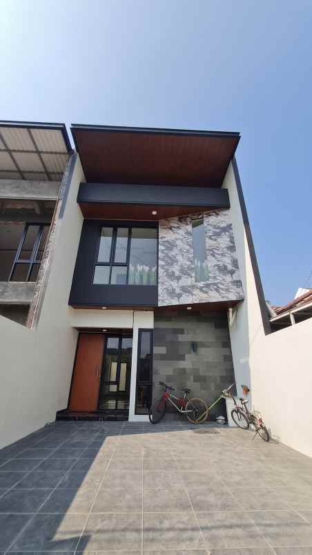 dijual rumah rungkut mapan