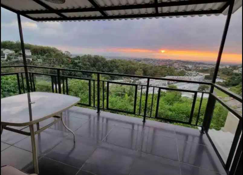 dijual rumah sambiroto