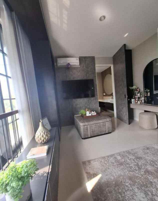 dijual rumah sambiroto