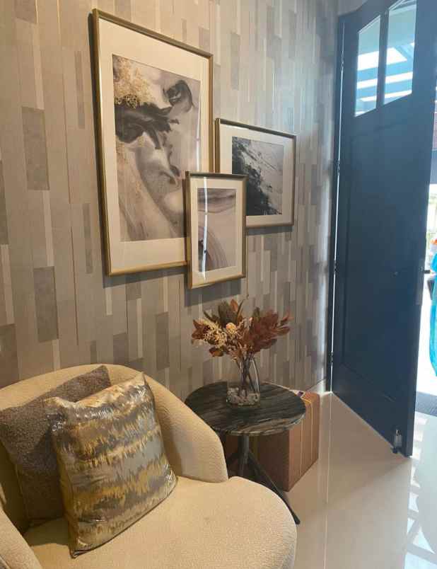 dijual rumah sambiroto