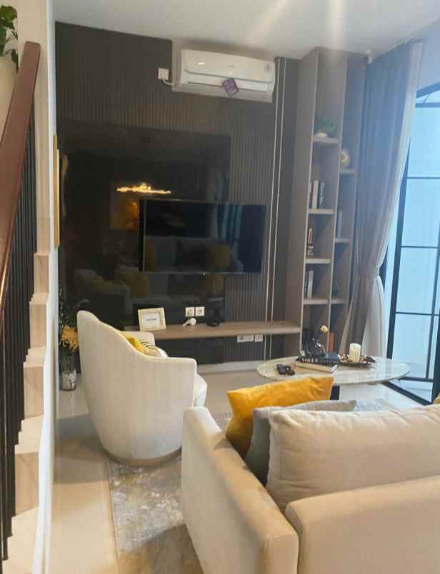 dijual rumah sambiroto