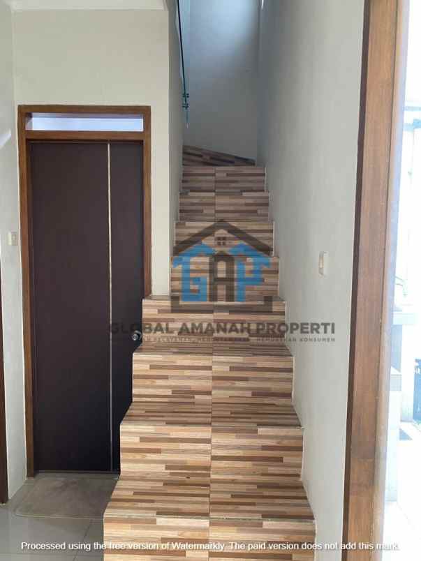 dijual rumah sariwangi