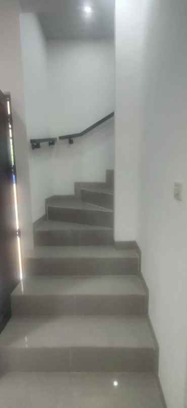 dijual rumah sasak panjang