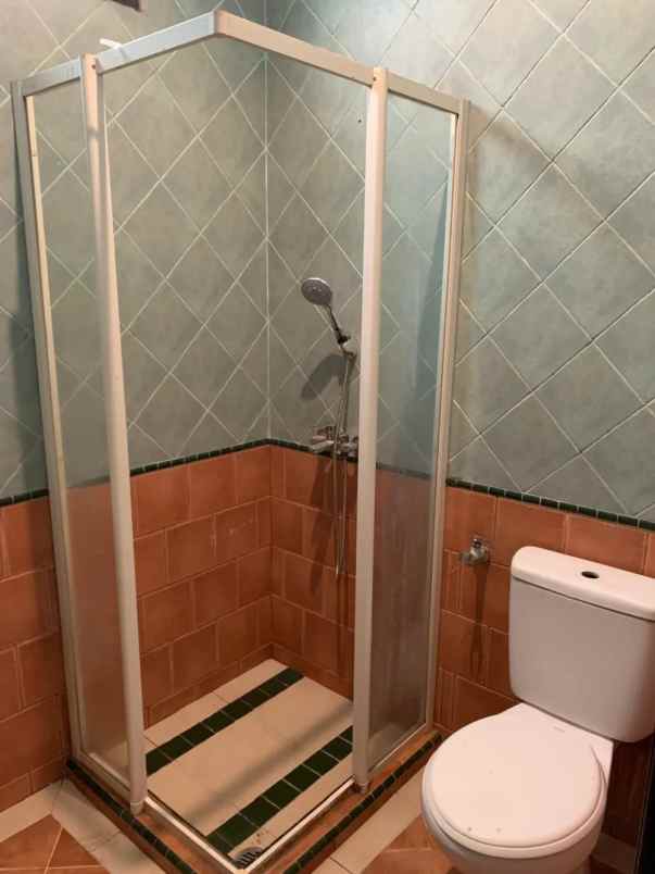 dijual rumah satelit barat