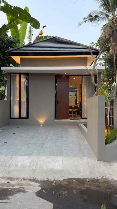 dijual rumah sayegan