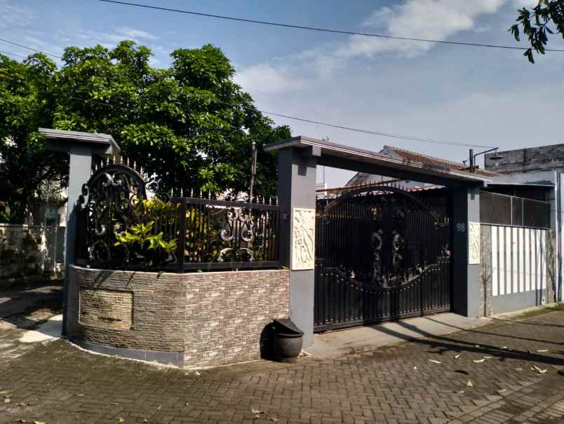 dijual rumah sekarpuro pakis malang