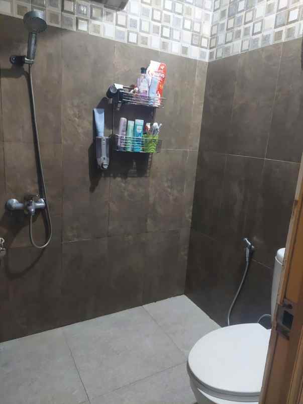 dijual rumah semi furnish perumahan cibubur residence