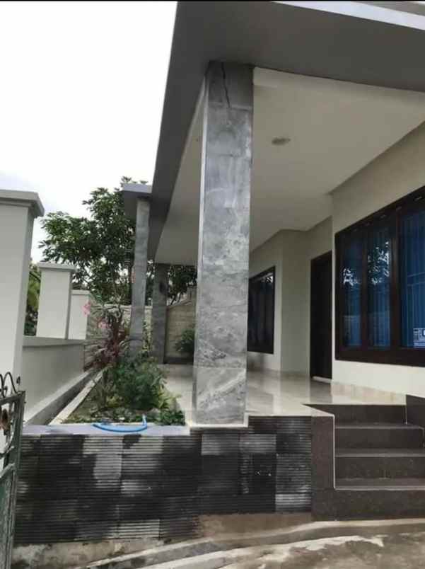 dijual rumah sempaja barat