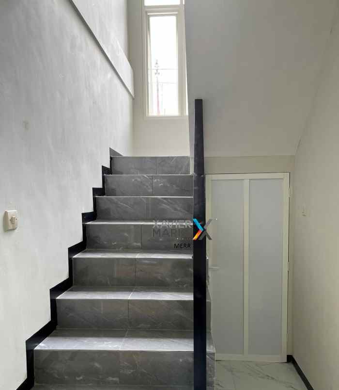 dijual rumah sentra point gunung anyar