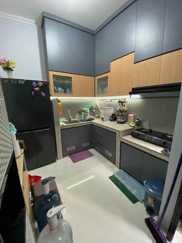 dijual rumah serua ciputat tangerang