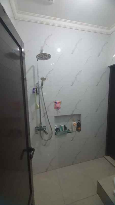 dijual rumah serua ciputat tangerang