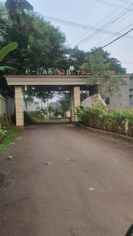 dijual rumah serua ciputat tangerang