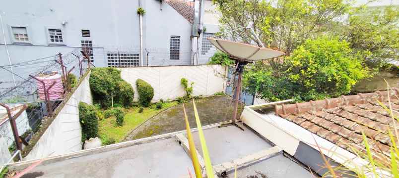 dijual rumah setiabudi