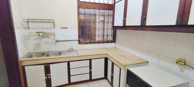 dijual rumah setiabudi