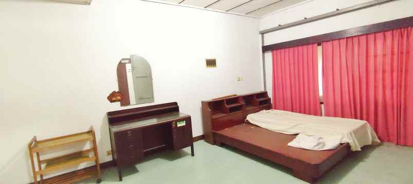 dijual rumah setiabudi