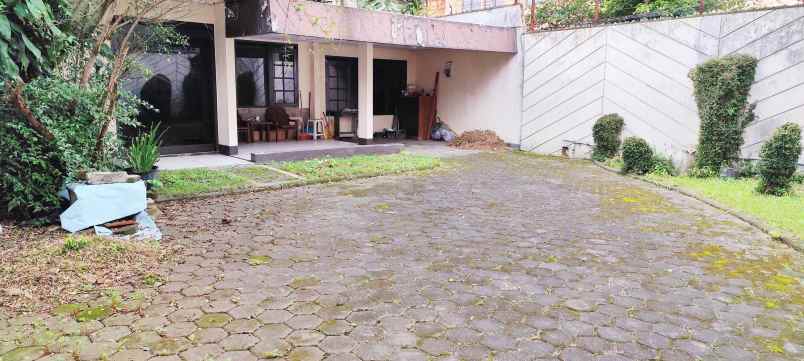 dijual rumah setiabudi