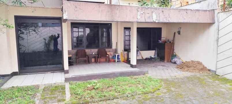 dijual rumah setiabudi