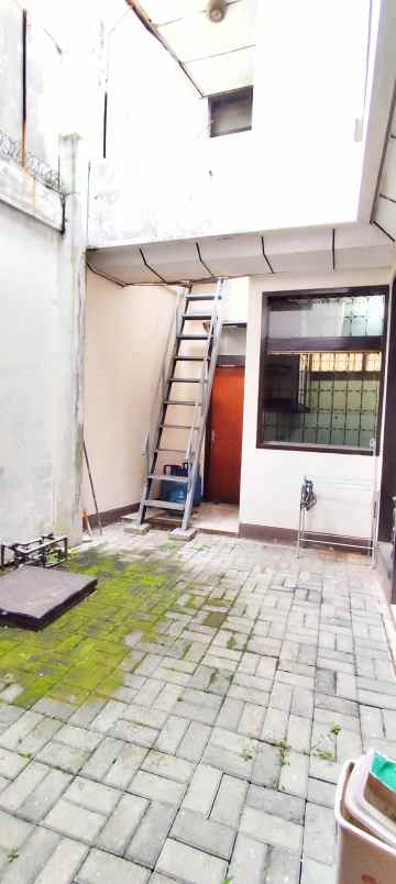 dijual rumah setiabudi